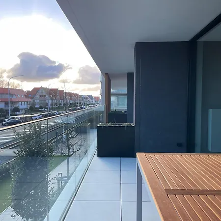 Near Sandy In Belgium * ニーウポールト